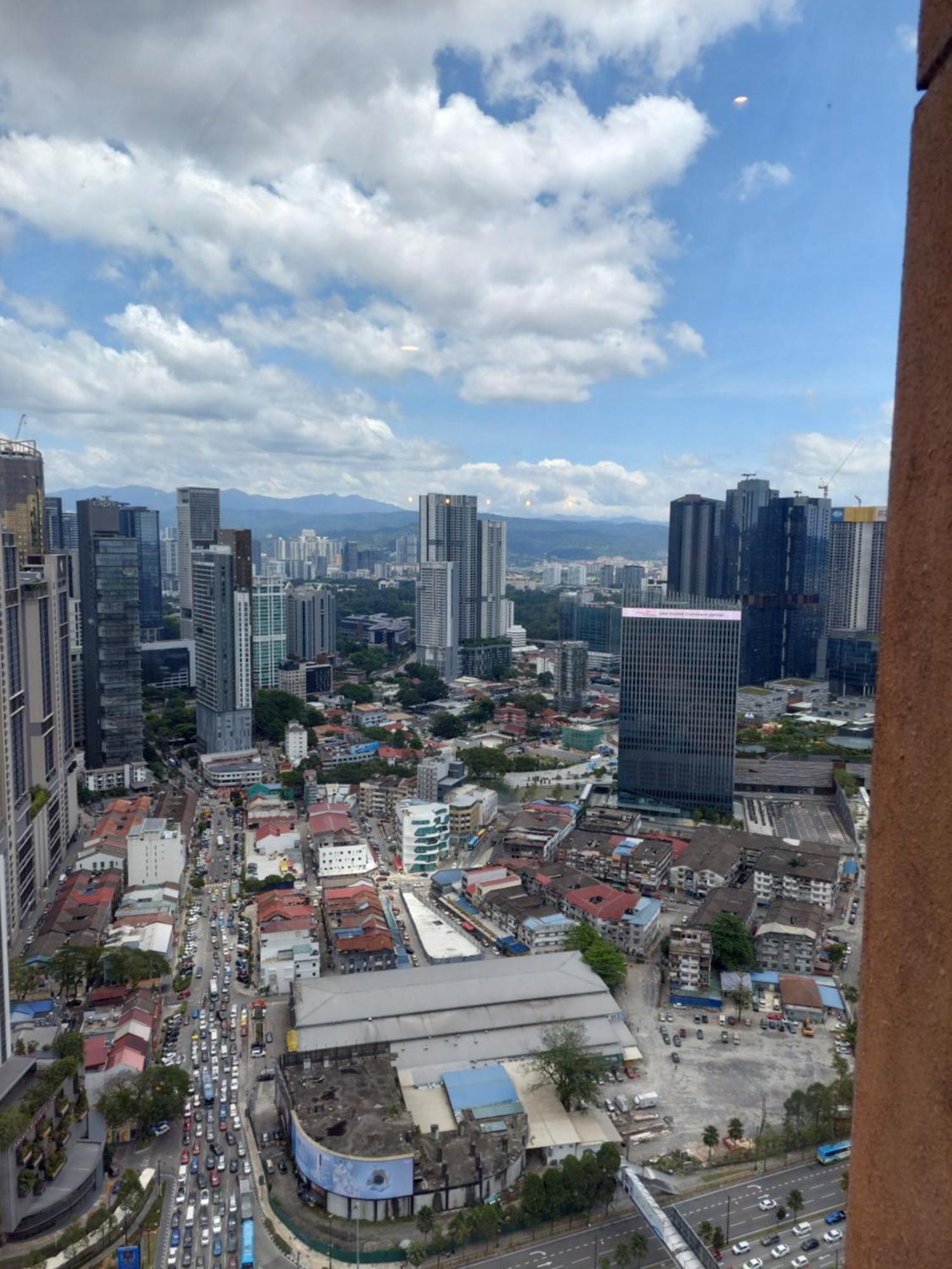 Elements Service Time Square Kl