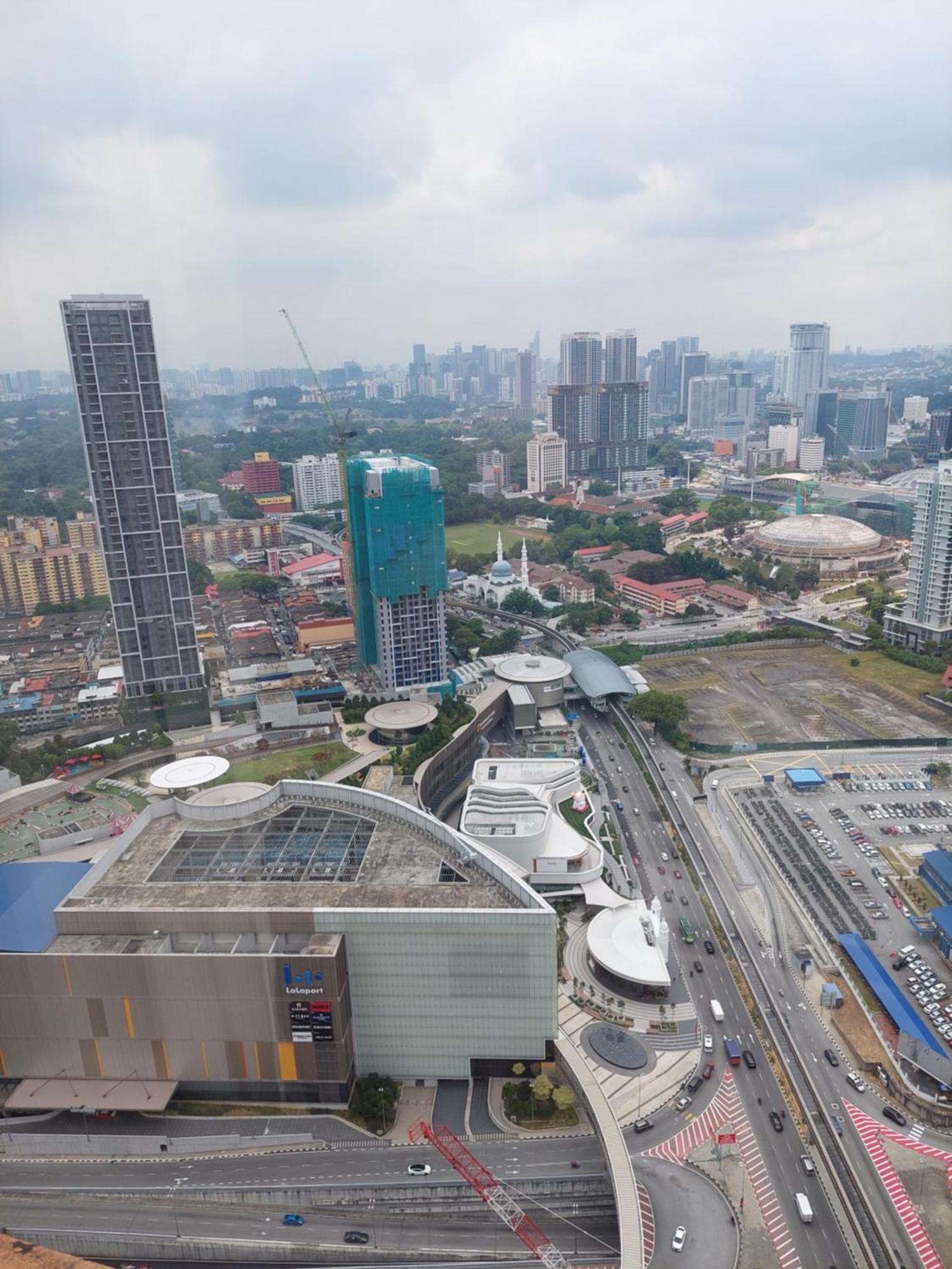 Elements Service Time Square Kl