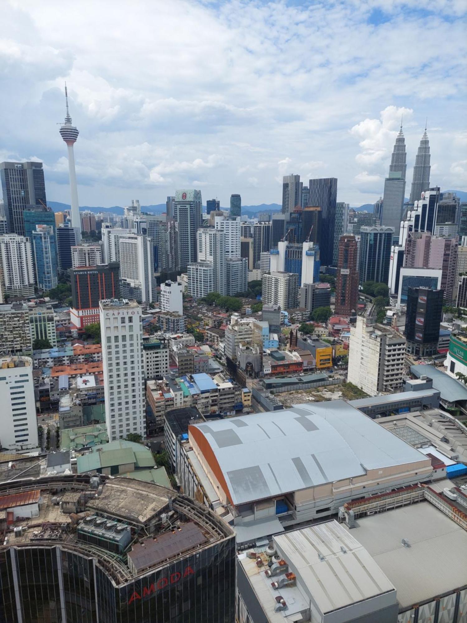 Elements Service Time Square Kl *